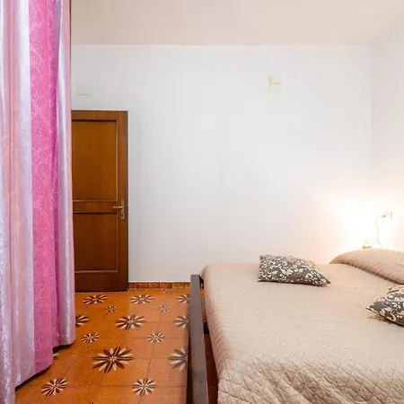 Holiday home Gaia *